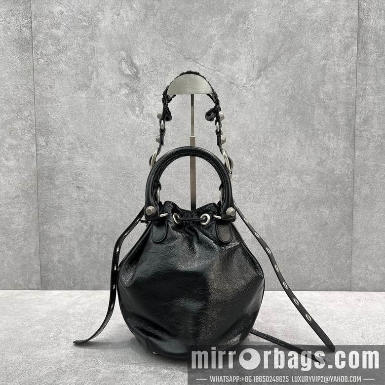 Balenciaga Bags 92567 30.0x22.9x17.0cm FY
