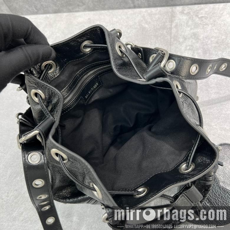 Balenciaga Bags 92567 30.0x22.9x17.0cm FY