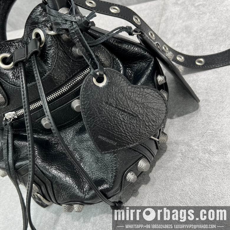 Balenciaga Bags 92567 30.0x22.9x17.0cm FY