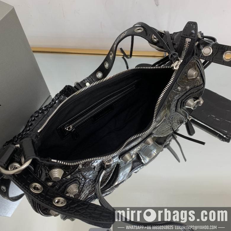 Balenciaga Bags 671307 33x16x8.4cm FY3