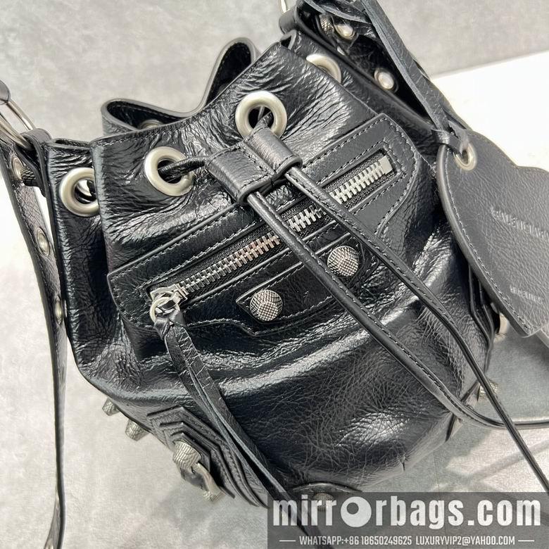 Balenciaga Bags 92567 15.0x19.8x17.8cm 3