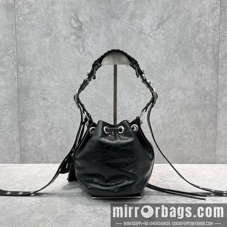 Balenciaga Bags 92567 15.0x19.8x17.8cm 3