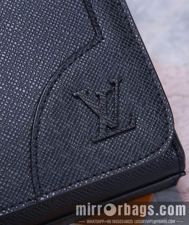 1:1 Louis Vuitton Bags WMM30807 28.3X18.3X4.3