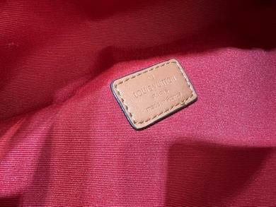 1:1 Louis Vuitton Bags SS43644 37X14X13