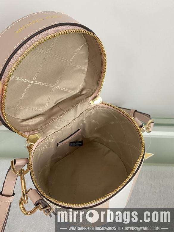 Michael Kors Bags 14X14X15cm 090926 DY 1