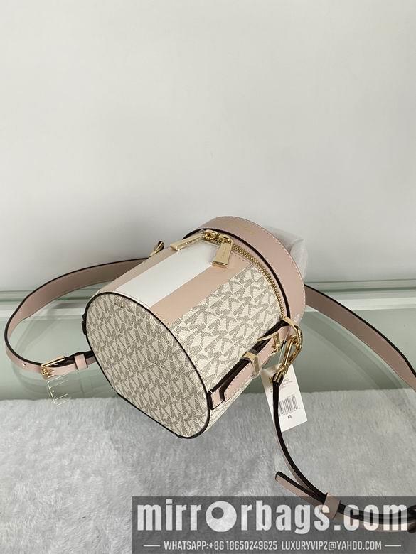 Michael Kors Bags 14X14X15cm 090926 DY 1