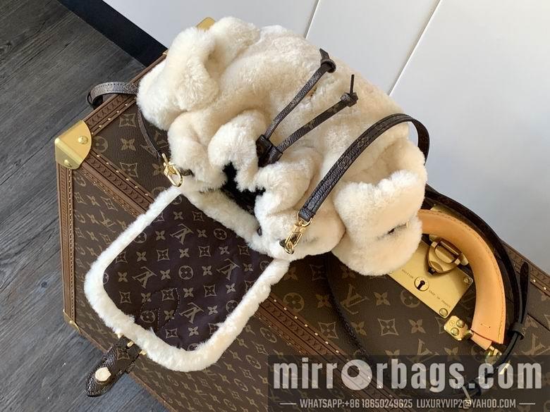 1:1 Louis Vuitton Bags M11919 16.5X13X25cm WP