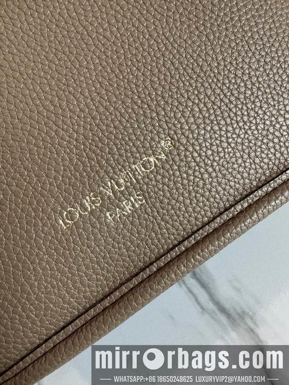 1:1 Louis Vuitton Bags M12109 14X9X24cm WP