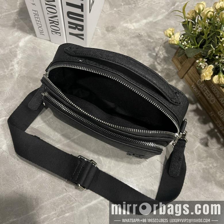 1:1 Louis Vuitton Bags District M11657 22.5x15.5x7.5cm ss