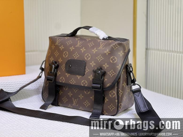 1:1 Louis Vuitton Bags Trail M46972 31x22x11cm ss2