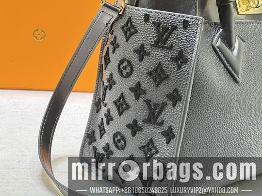 1:1 Louis Vuitton Bags On My Side M53824 30.5x24.5x14cm cs