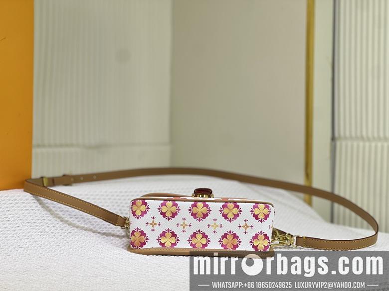 1:1 Louis Vuitton Bags Pool M83300 19x10.5x6cm ss