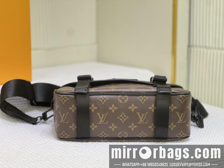 1:1 Louis Vuitton Bags Trail M46972 31x22x11cm ss2