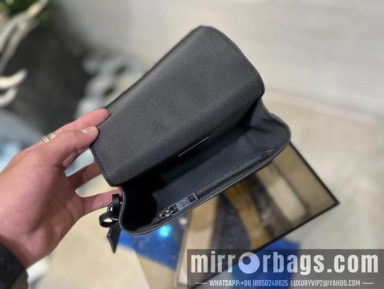 1:1 Louis Vuitton Bags M82085 17X12X7cm YG 4colour