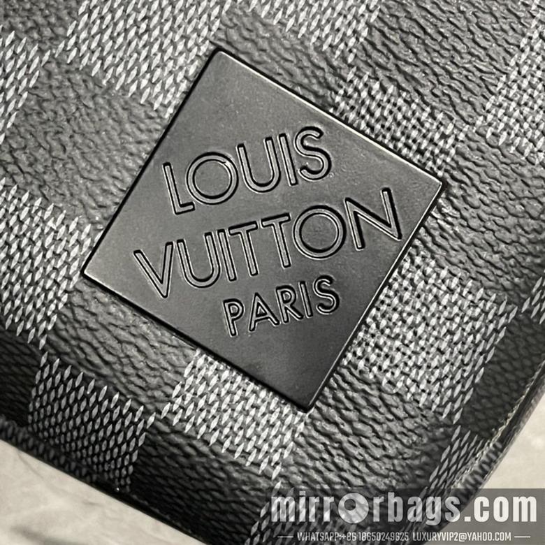 1:1 Louis Vuitton Bags District M11657 22.5x15.5x7.5cm ss1