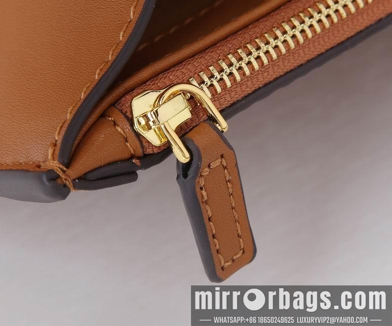MCM Replica Bags CA6721 中号24.5X18X10 小号20X15X8