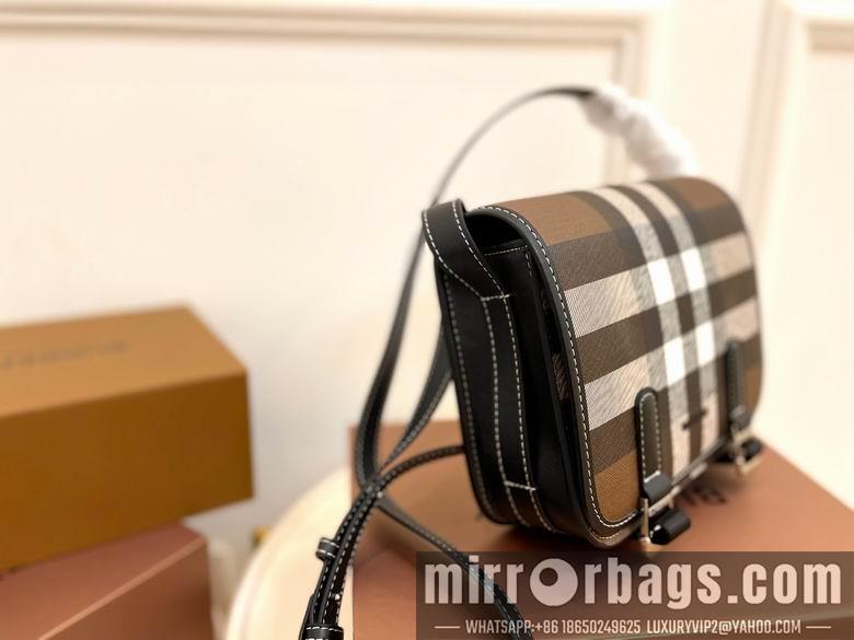 Burberry Replica Bags 22X19cm 061902 WP 2colour