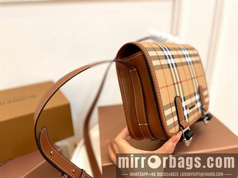 Burberry Replica Bags 22X19cm 061902 WP 2colour
