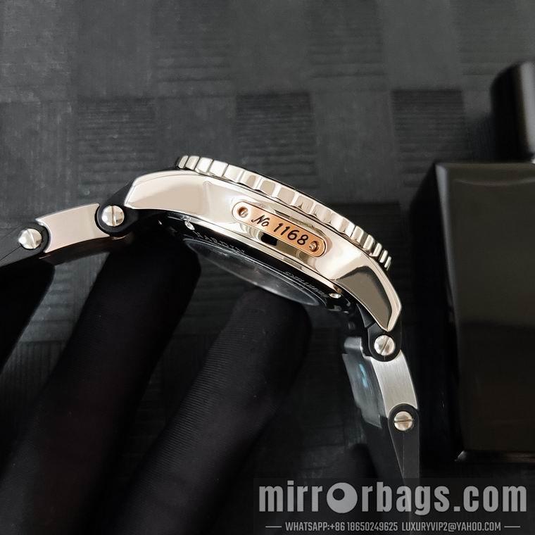 Replica Ulysse Nardin men 43mm M01