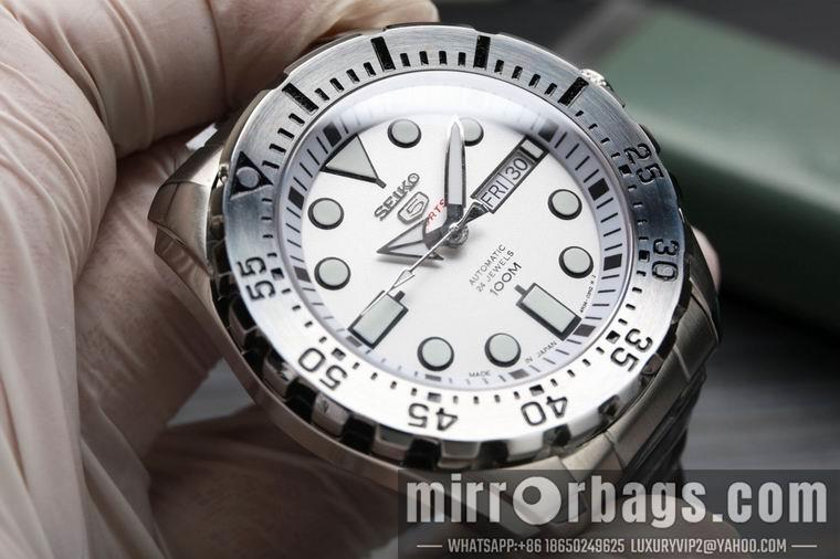 Replica Seiko men 43mm M04