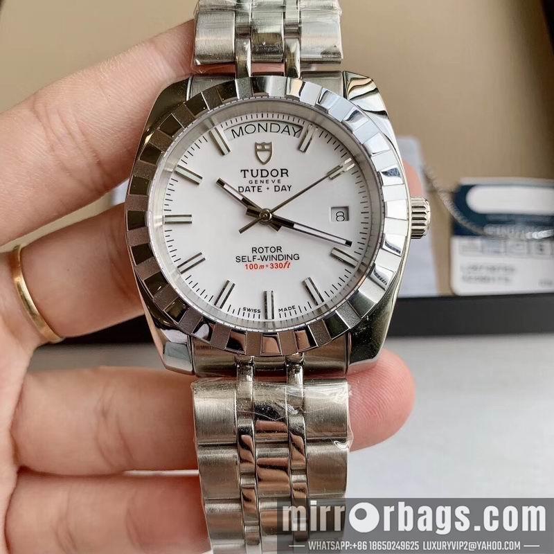 Replica Tudor watch 072435