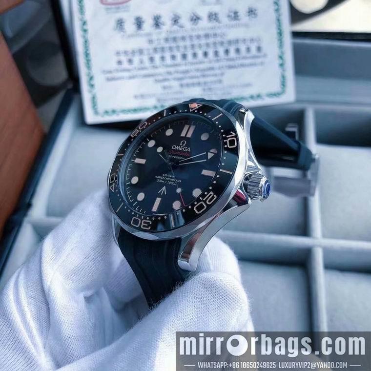 Replica Omega men 45mm M14