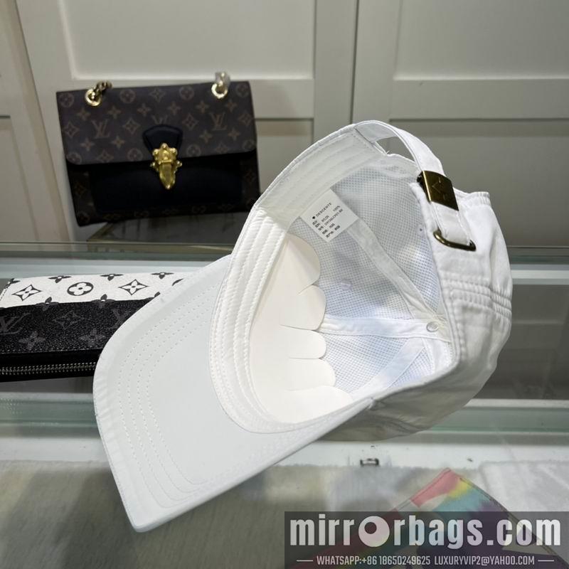Replica Descente Hat dx05