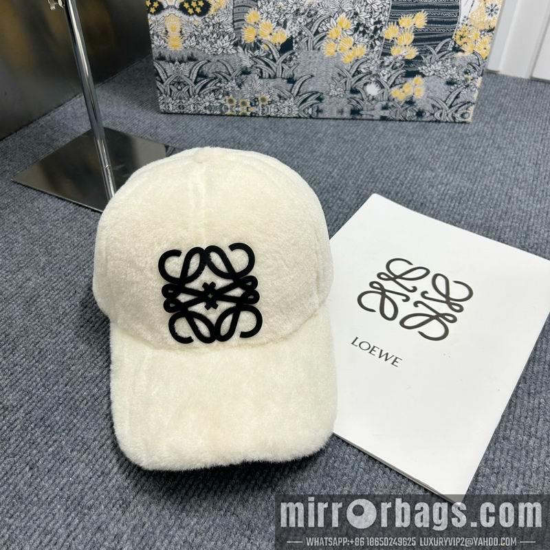 Replica Loewe Hat dx32