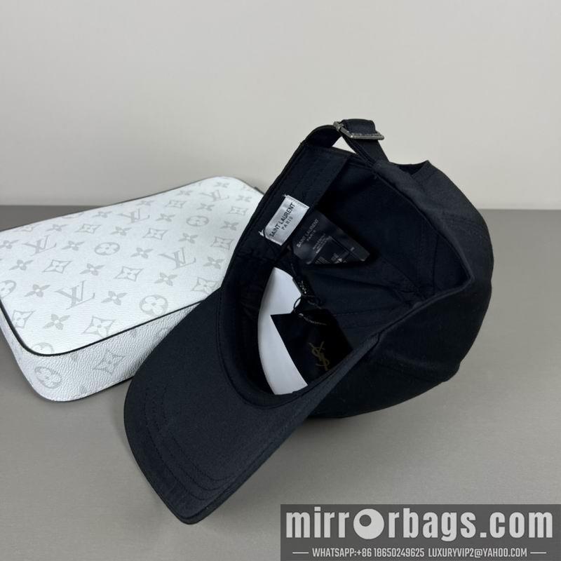 Replica YSL Hat dx37