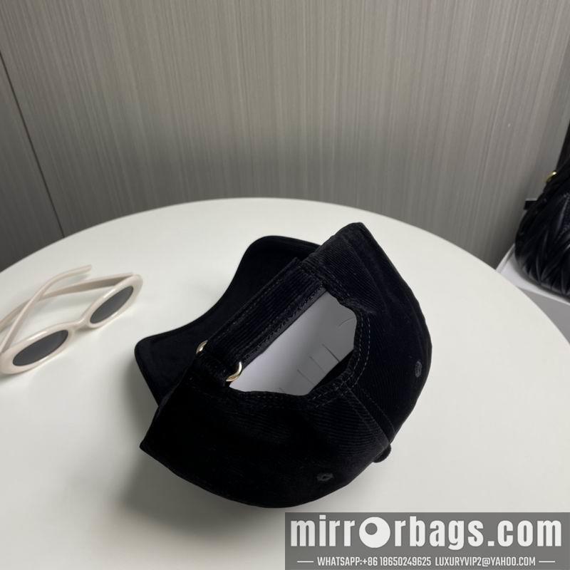 Replica YSL Hat dx31