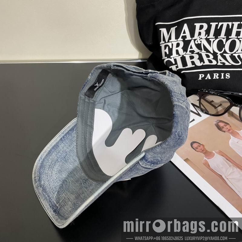 Replica LV Hat 042602