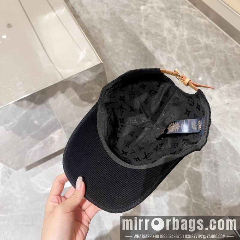 Replica LV Hat 082603