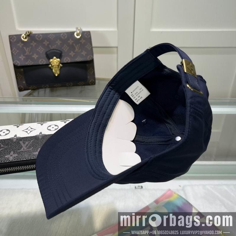 Replica Descente Hat dx05