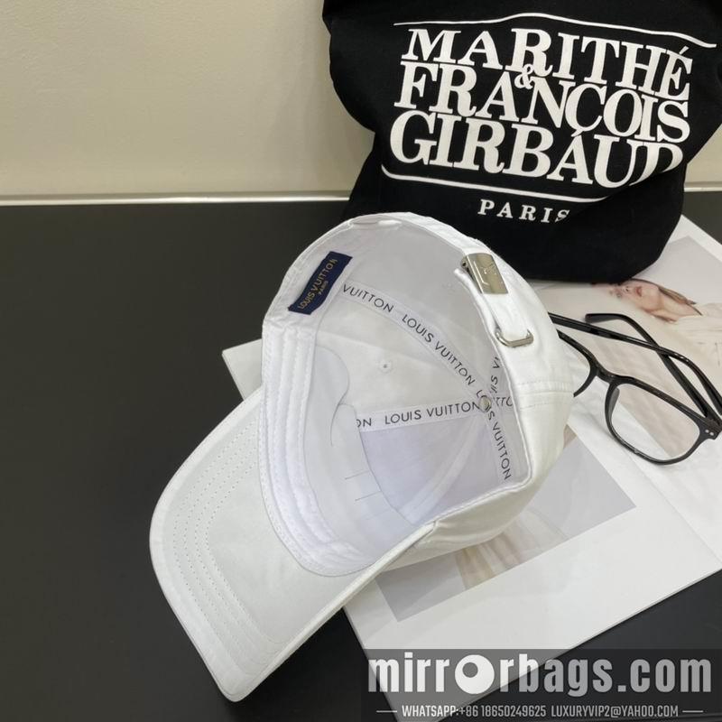 Replica LV Hat 042702
