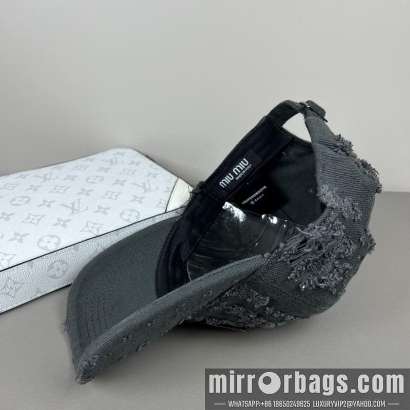 Replica Miumiu Hat dx17