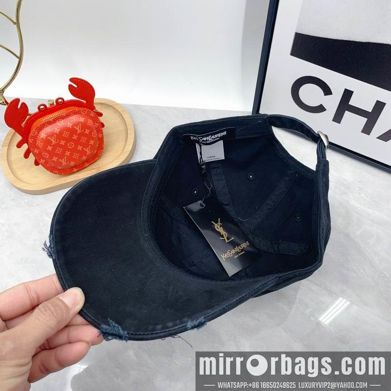 Replica YSL Hat dx32