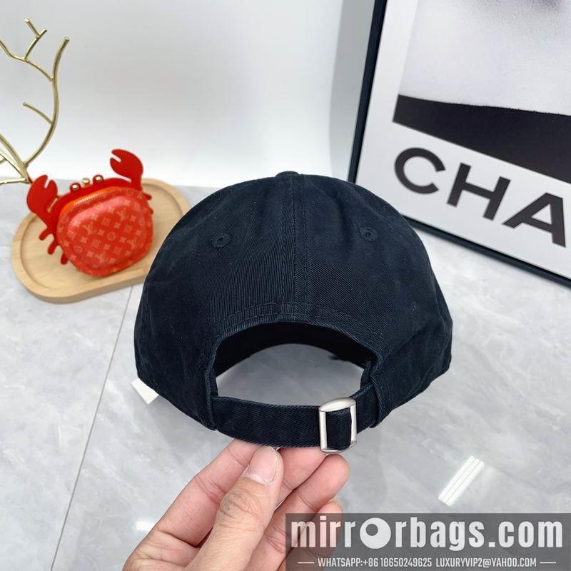 Replica YSL Hat dx32