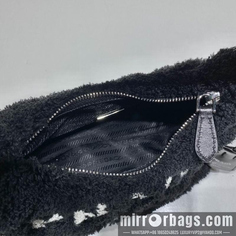 Replica Prada Bags Hobo Re-Edition 1NE515 22x17x6cm ap 05