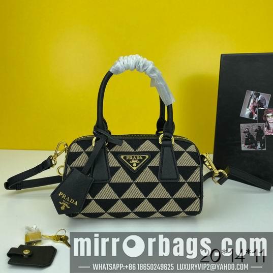 Replica Prada Bags Prada枕头包1BB846 20x14x11cm ww