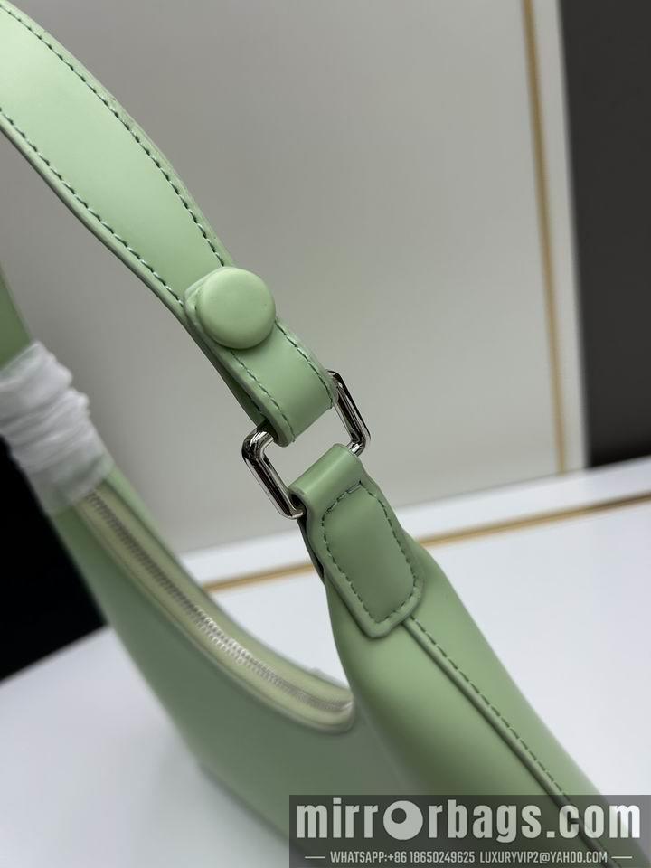 Replica Prada Bags Prada 818 30x12x6cm jj2