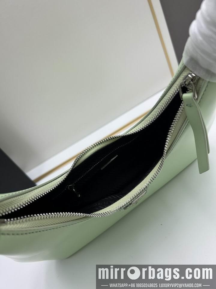 Replica Prada Bags Prada 818 30x12x6cm jj2