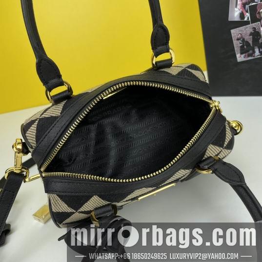 Replica Prada Bags Prada枕头包1BB846 20x14x11cm ww