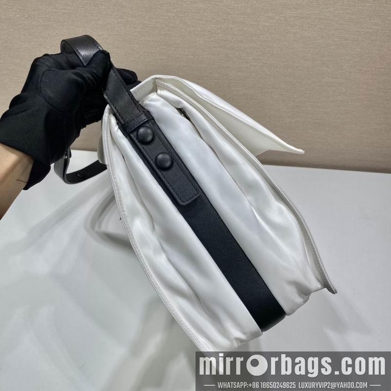 Replica Prada Bags Re-Nylon 1BD256 36x28x14 ap 19