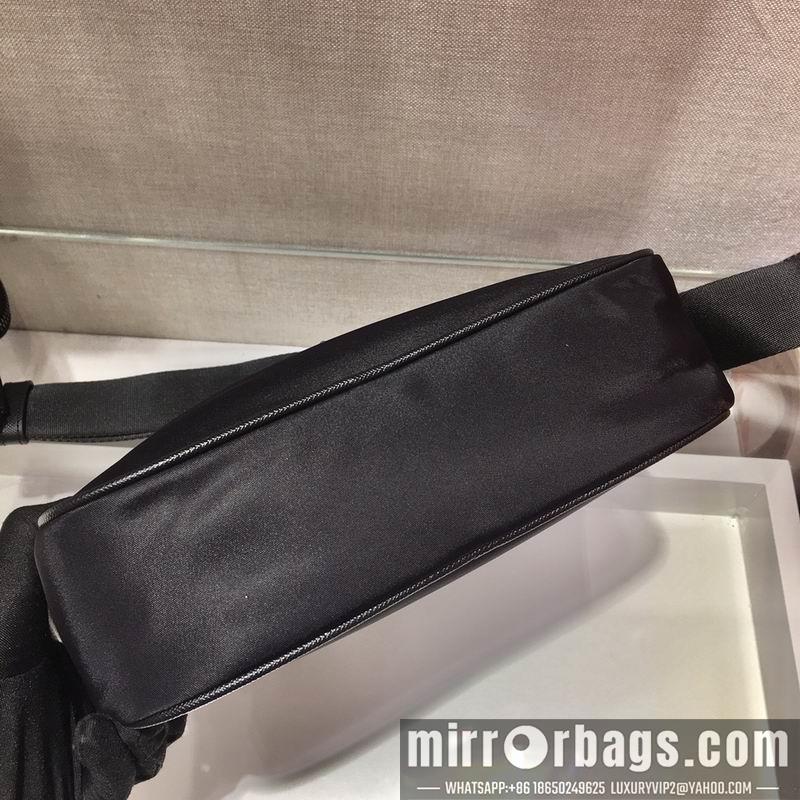 Replica Prada Bags Re-Nylon Saffiano 2VH048 23x16x7cm ap 20