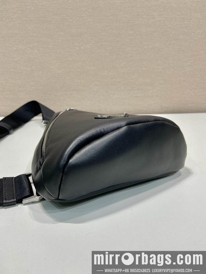 Replica Prada Bags Prada 2VZ098平纹 17x32x6.5cm AP1