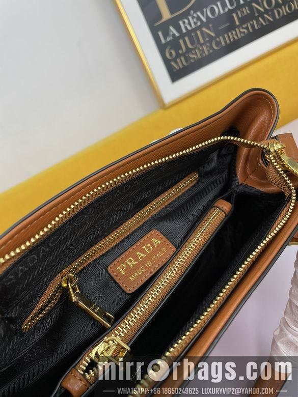 Replica Prada Bags WW5005棕 30X22X13