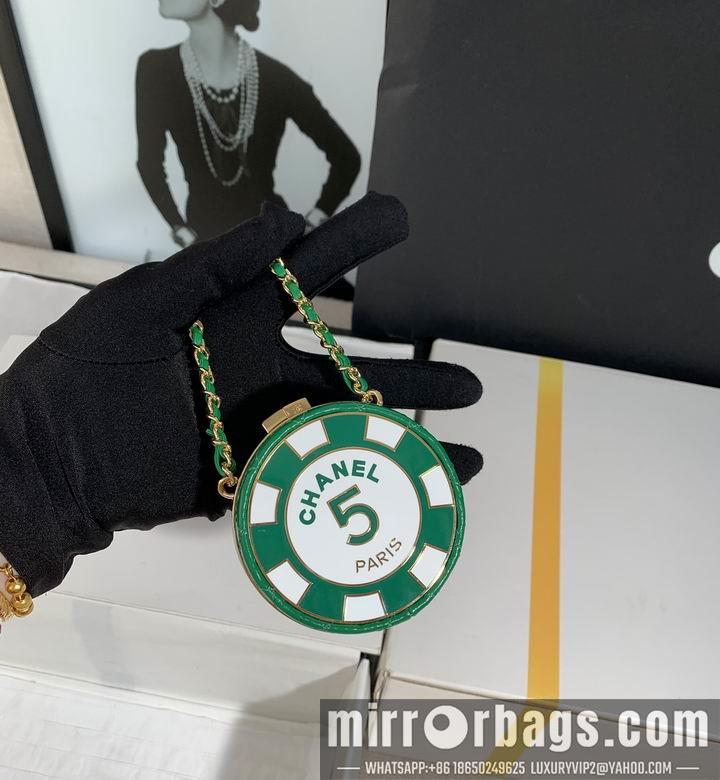 1:1 Replica Chanel Bags 8X8X3.5cm 061102 YG 2colour