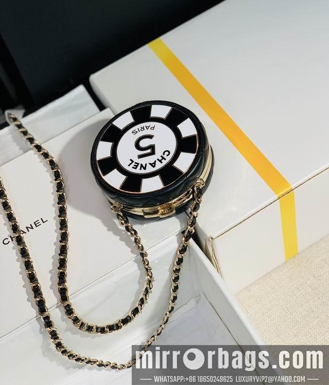 1:1 Replica Chanel Bags 8X8X3.5cm 061102 YG 2colour