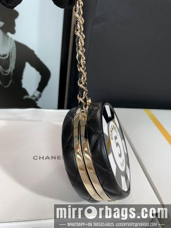 1:1 Replica Chanel Bags 8X8X3.5cm 061102 YG 2colour