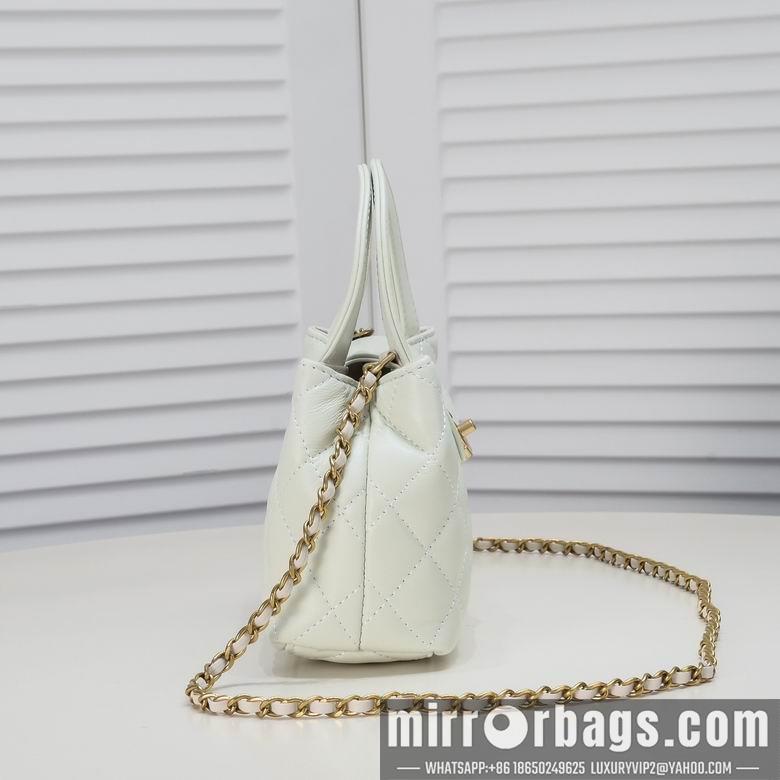 1:1 Replica Chanel Bags 6170 19X13X7cm WO 4